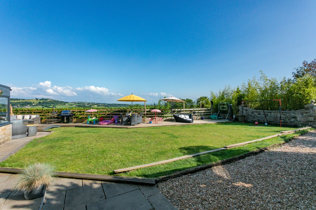Lawned Gardens